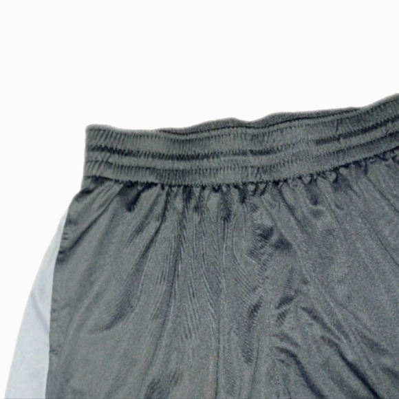 Adidas Grey Men's Basketball Pregame Shorts - Picture 4 of 6